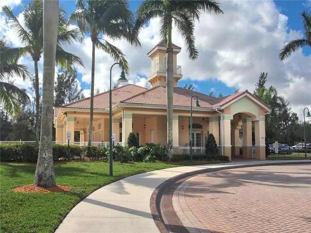 4777 SW 14th Street, Deerfield Beach, FL 33442