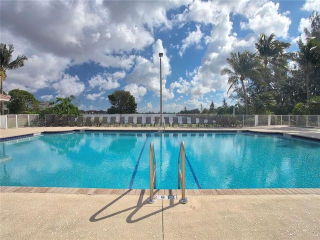 4777 SW 14th Street, Deerfield Beach, FL 33442