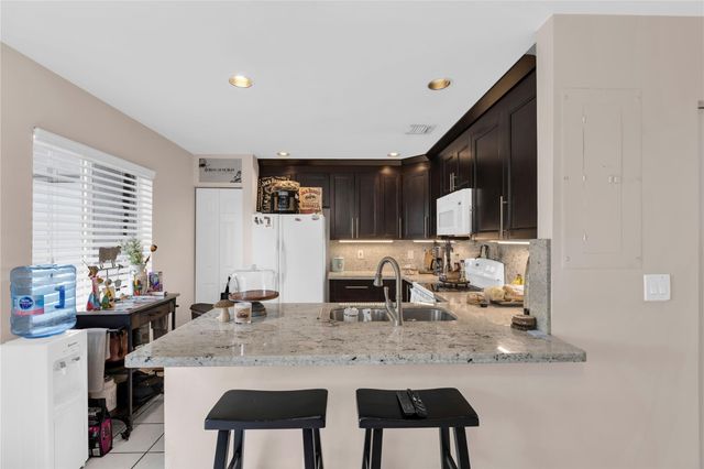 4777 SW 14th Street, Deerfield Beach, FL 33442