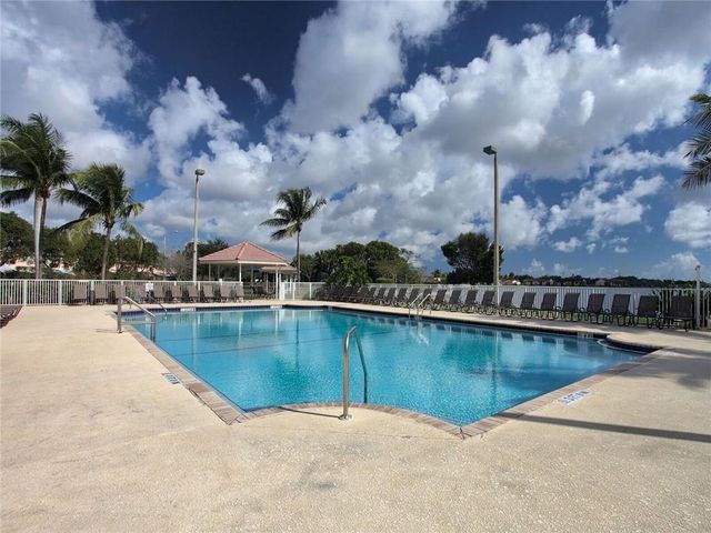 4777 SW 14th Street, Deerfield Beach, FL 33442
