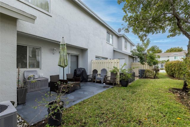 4777 SW 14th Street, Deerfield Beach, FL 33442