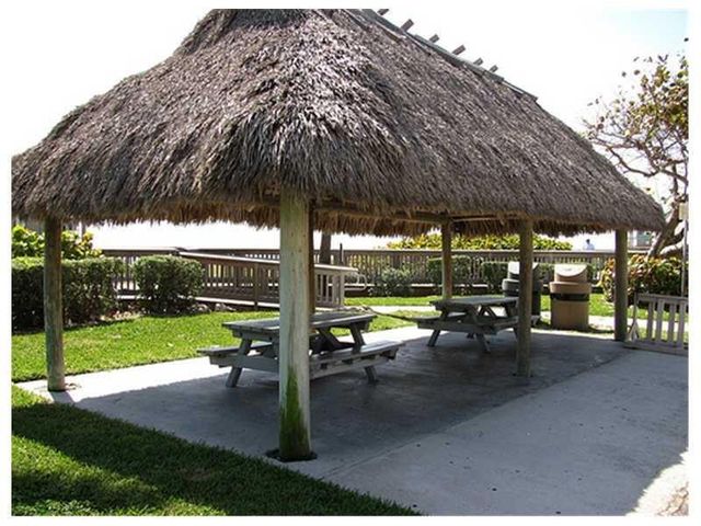 4777 SW 14th Street, Deerfield Beach, FL 33442