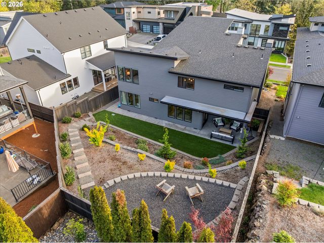 529 Ne Province Dr, Camas, WA 98607