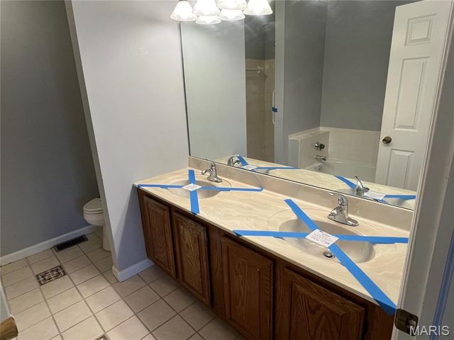 12726 Bennington Common Lane, St Louis, MO 63146