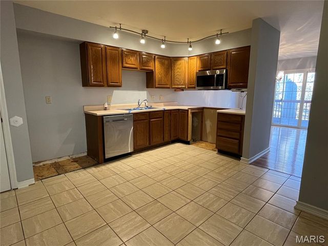 12726 Bennington Common Lane, St Louis, MO 63146