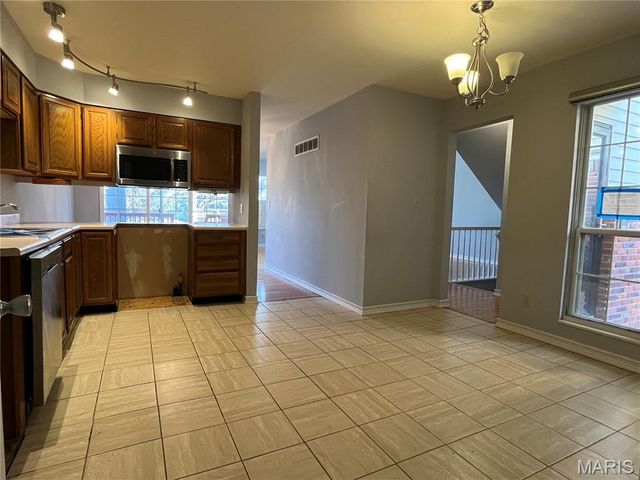 12726 Bennington Common Lane, St Louis, MO 63146