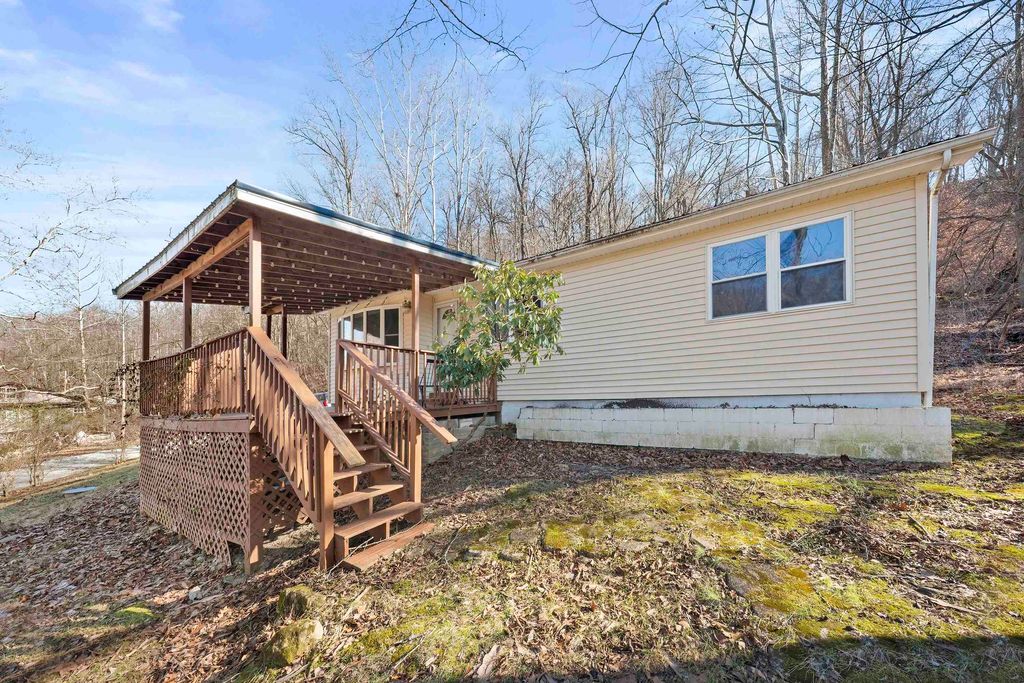 200 County Road 35, Chesapeake, OH 45619