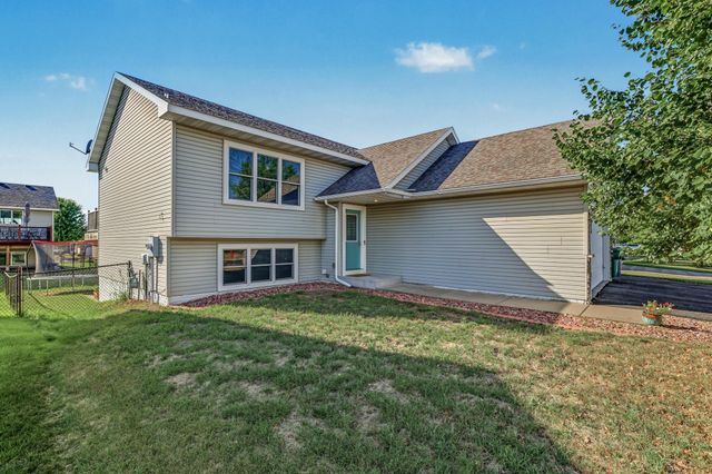 43 Nicholas Way, Hudson, WI 54016