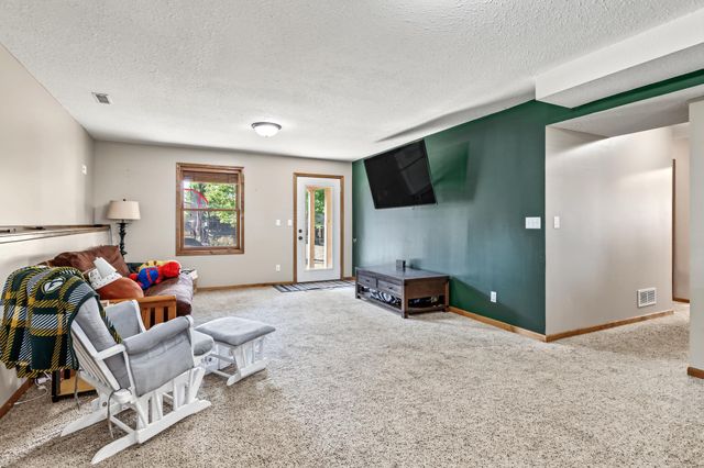 43 Nicholas Way, Hudson, WI 54016