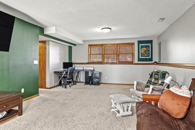 43 Nicholas Way, Hudson, WI 54016