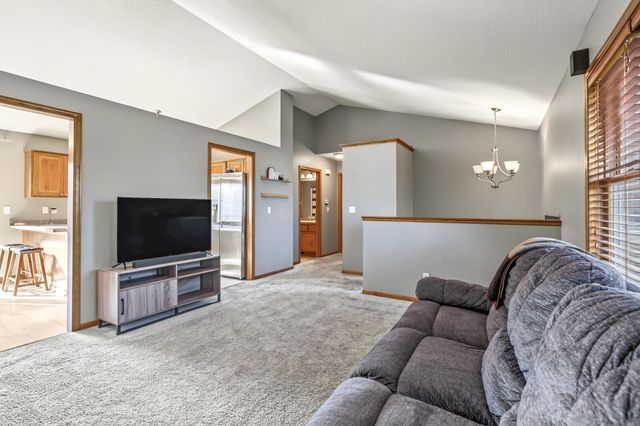 43 Nicholas Way, Hudson, WI 54016