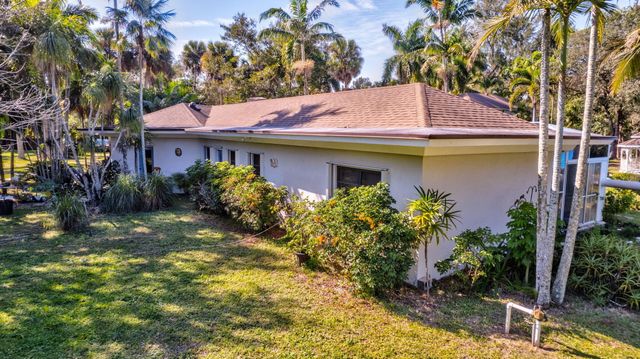 550 Skylake Drive, West Palm Beach, FL 33415
