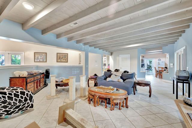 550 Skylake Drive, West Palm Beach, FL 33415