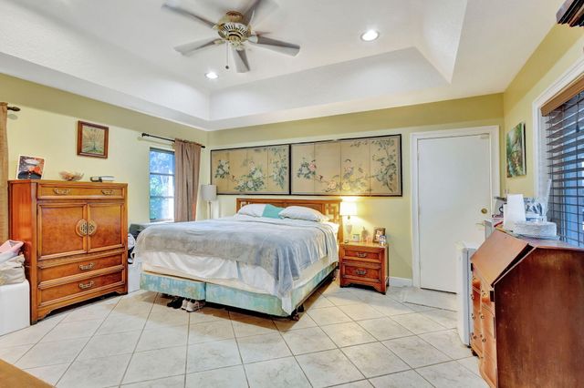 550 Skylake Drive, West Palm Beach, FL 33415