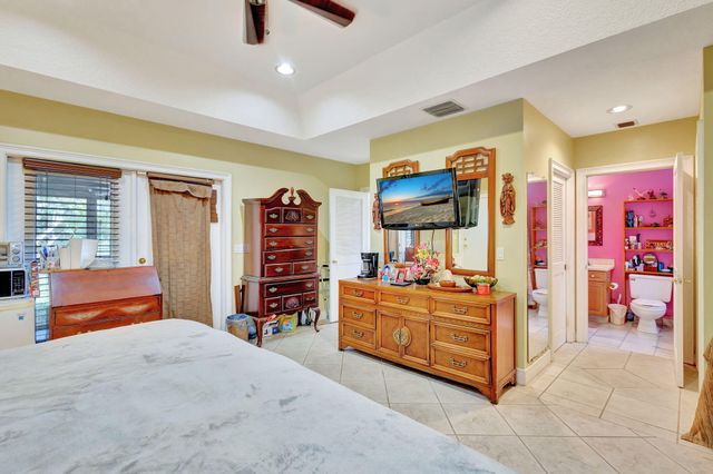 550 Skylake Drive, West Palm Beach, FL 33415