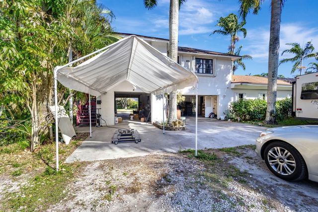 550 Skylake Drive, West Palm Beach, FL 33415