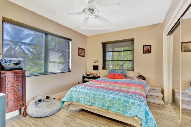 550 Skylake Drive, West Palm Beach, FL 33415