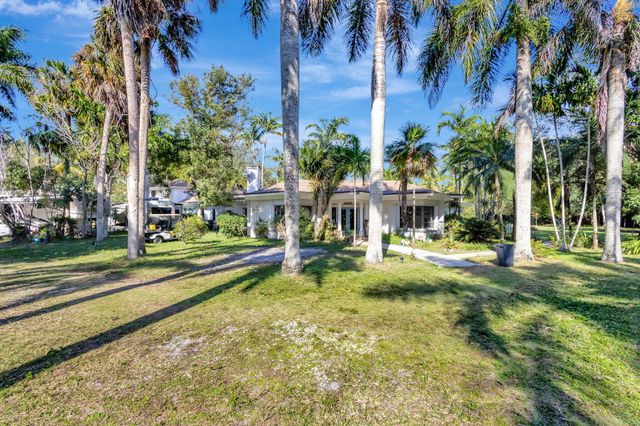 550 Skylake Drive, West Palm Beach, FL 33415