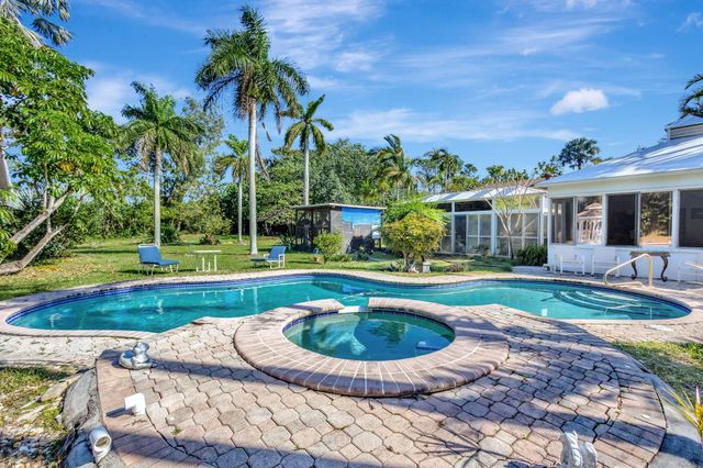 550 Skylake Drive, West Palm Beach, FL 33415