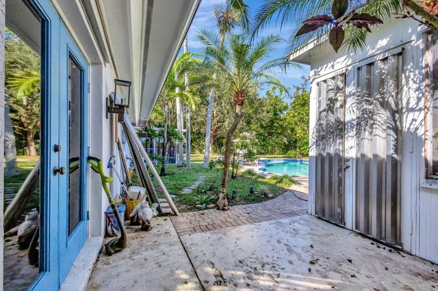 550 Skylake Drive, West Palm Beach, FL 33415