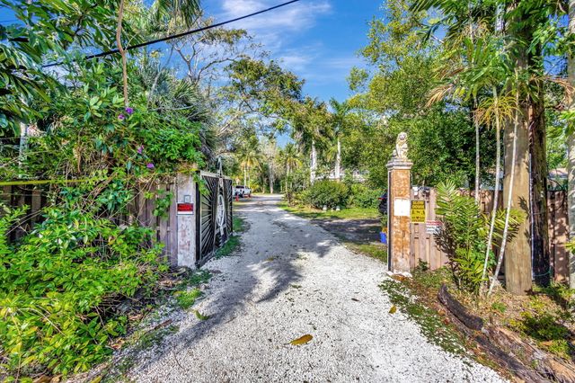 550 Skylake Drive, West Palm Beach, FL 33415