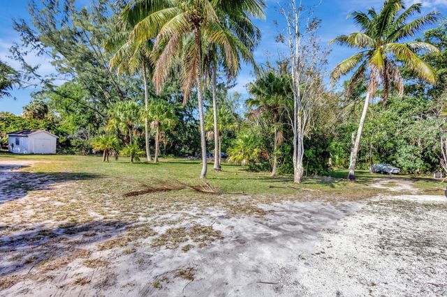 550 Skylake Drive, West Palm Beach, FL 33415