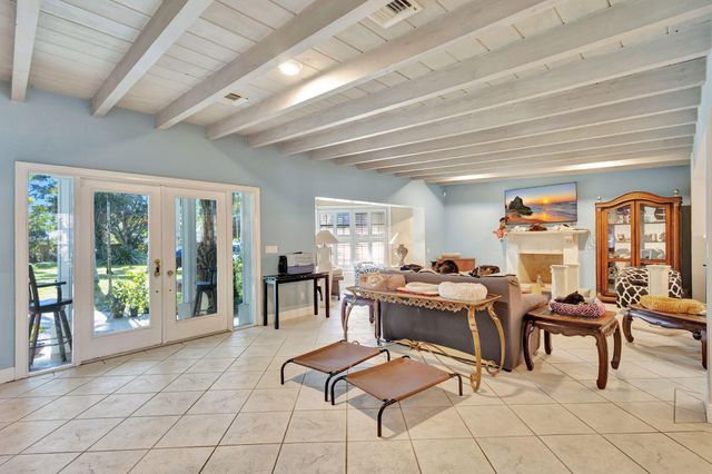 550 Skylake Drive, West Palm Beach, FL 33415