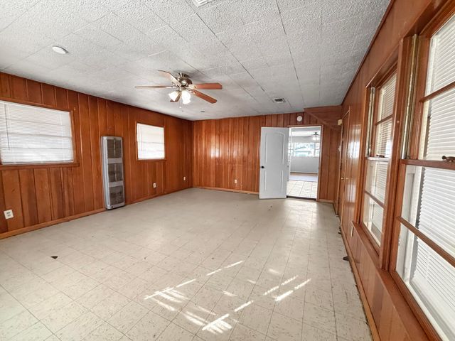 4411 45th Street, Lubbock, TX 79414