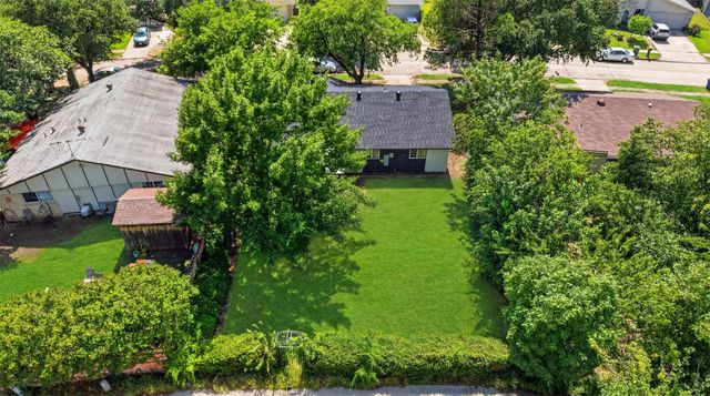 2916 Rayswood Drive, Carrollton, TX 75007