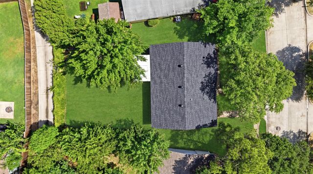 2916 Rayswood Drive, Carrollton, TX 75007
