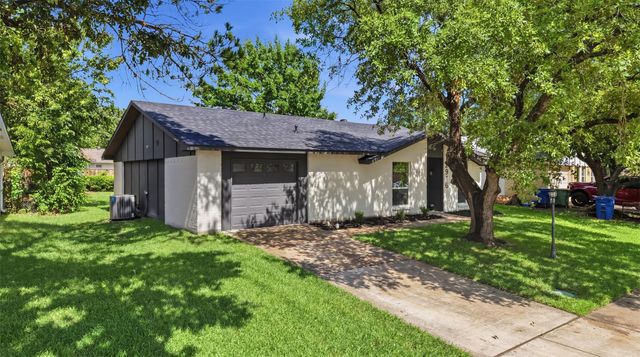 2916 Rayswood Drive, Carrollton, TX 75007