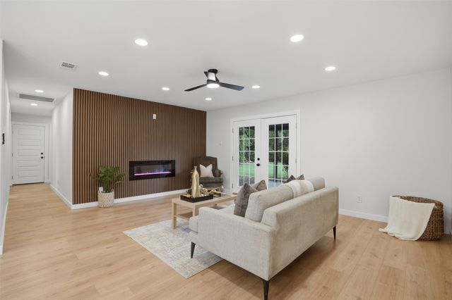 2916 Rayswood Drive, Carrollton, TX 75007