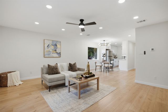 2916 Rayswood Drive, Carrollton, TX 75007