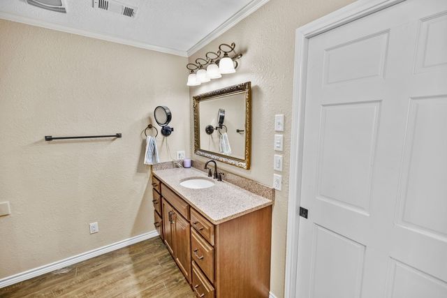 207 N Sand Street, Comanche, TX 76442