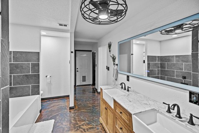 207 N Sand Street, Comanche, TX 76442