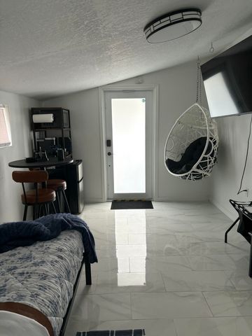 2816 NW 7TH Street, Fort Lauderdale, FL 33311
