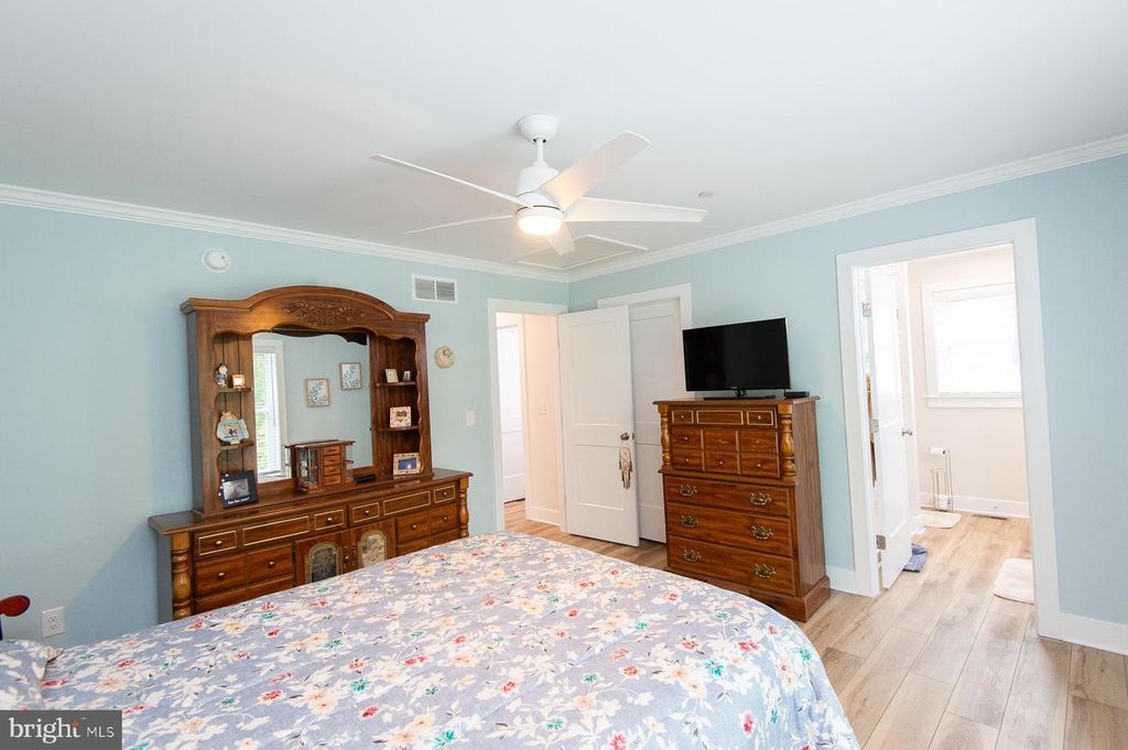 Image 12 of property listing at 113 TRINITY CT, East New Market, MD 21631