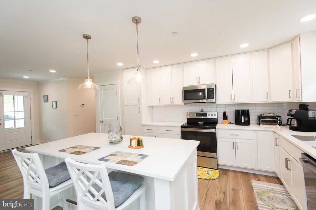 Image 2 of property listing at 113 TRINITY CT, East New Market, MD 21631