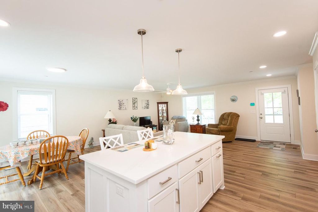 Image 5 of property listing at 113 TRINITY CT, East New Market, MD 21631