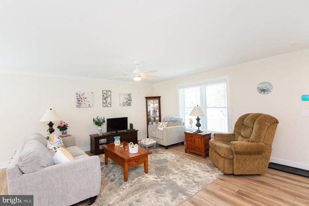 Image 9 of property listing at 113 TRINITY CT, East New Market, MD 21631