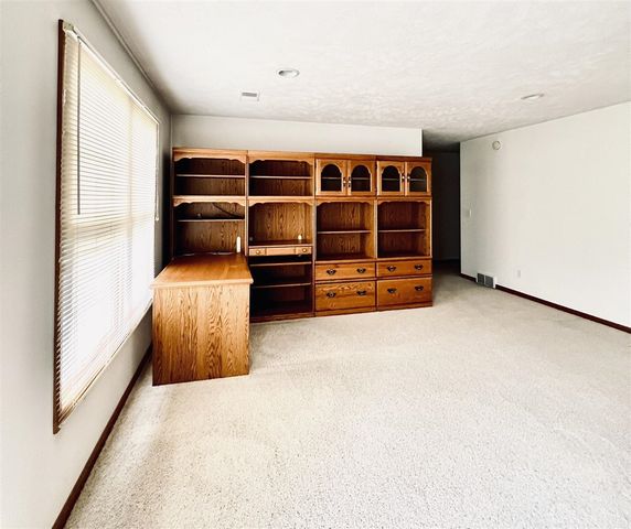 11294 Blue Heron Parkway, Holland, MI 49424