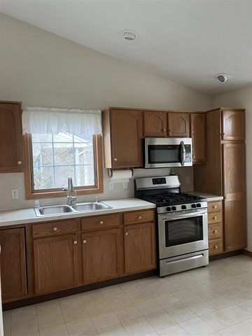 11294 Blue Heron Parkway, Holland, MI 49424
