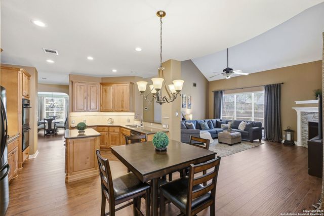 523 Heather Ridge, San Antonio, TX 78260