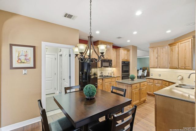 523 Heather Ridge, San Antonio, TX 78260