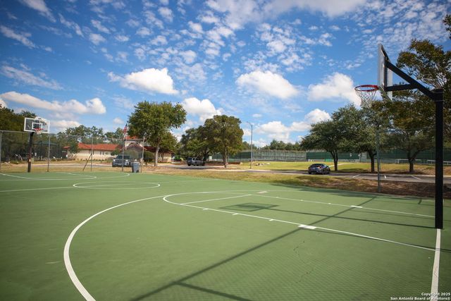 523 Heather Ridge, San Antonio, TX 78260