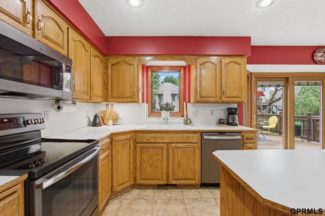 13532 Boyd Street, Omaha, NE 68164