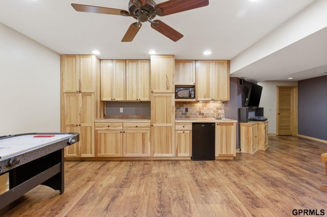13532 Boyd Street, Omaha, NE 68164