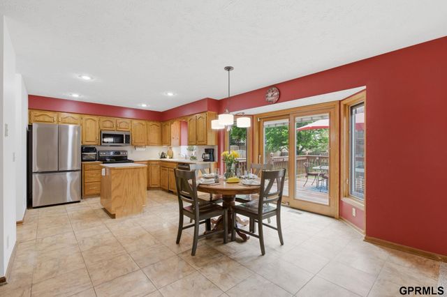 13532 Boyd Street, Omaha, NE 68164