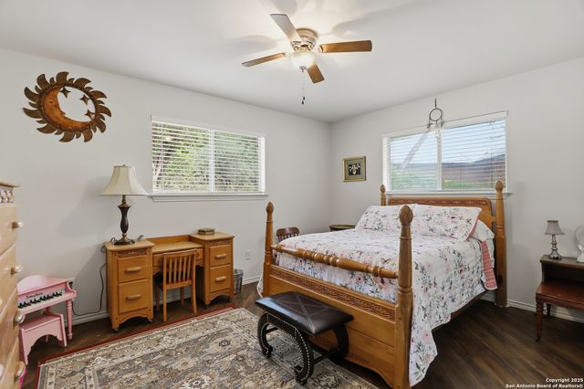 632 Durham Dr, Canyon Lake, TX 78133