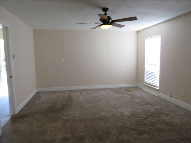 10 Forrest Lane, Angleton, TX 77515